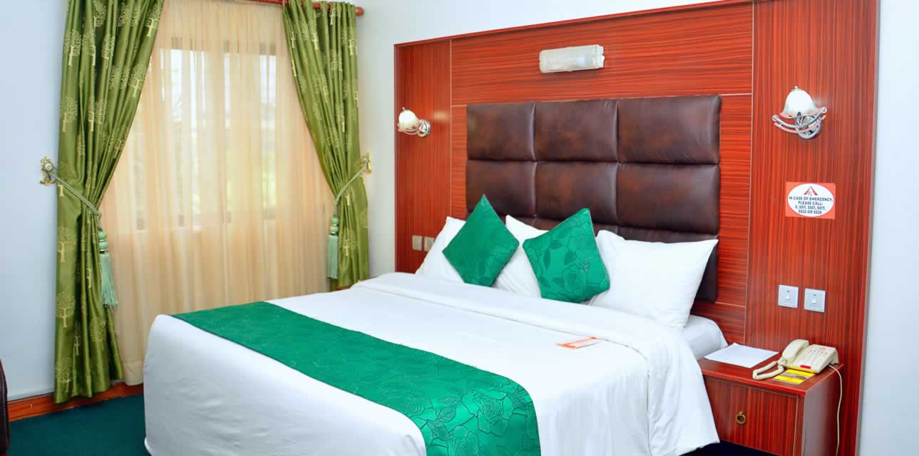 /web/uploads/116/Reiz Continental/room-photos/Deluxe room/deluxe.jpg2.jpg